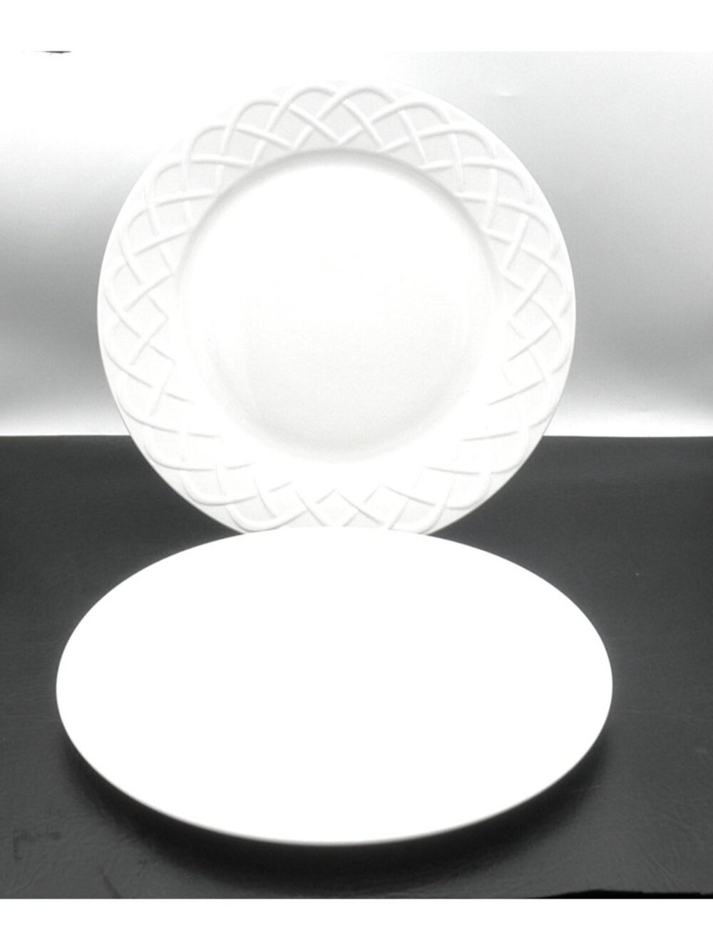 Picnic by Oneida 12 In. Chop Plate Round Serving Platter Set of 2 Pattern ONEPIC